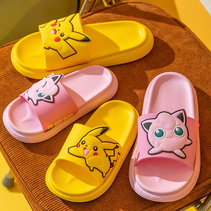 Chinelo Nuvem Tema Pokemon